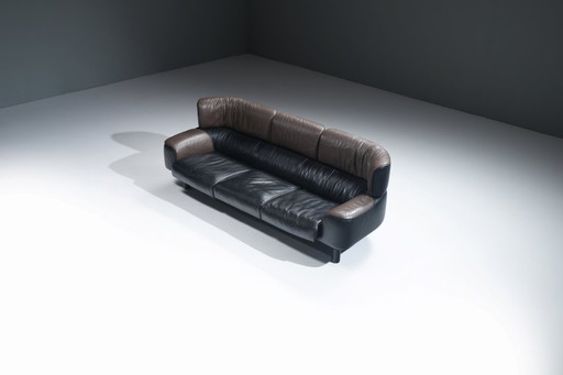 Äußerst seltenes BULL-Sofa, 3-Sitzer, 1987 von Gianfranco Frattini für CASSINA, nur 1 Jahr lang produziert.