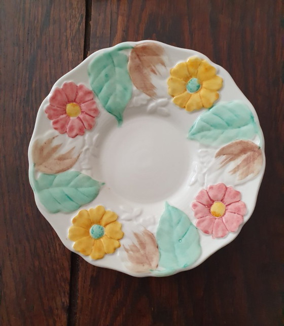 Image 1 of Oval dish with 4 cake plates, England