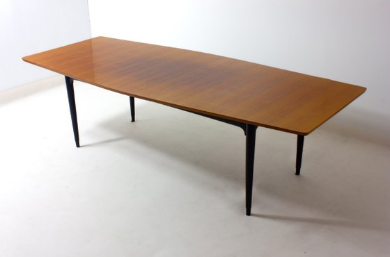 Image 1 of Ronde eettafel uit het midden van de vorige eeuw, jaren 60.