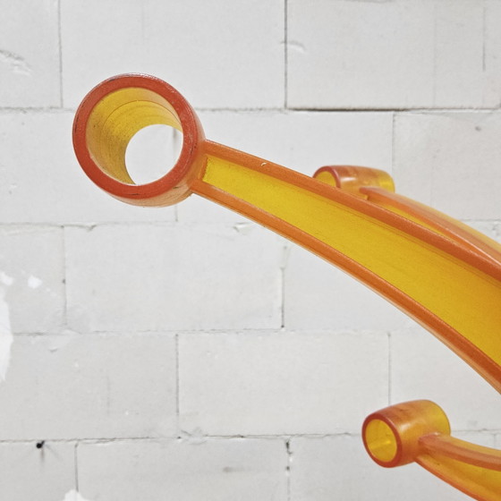Image 1 of Vintage Space Age Oranje Itiliaanse design stijl Kunststof Kapstok (jaren 70/70s)  roterend