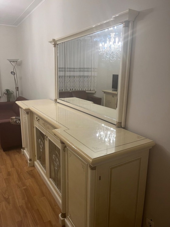 Image 1 of Buffet avec miroir assorti