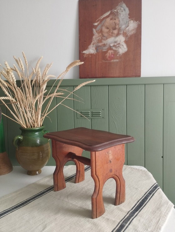 Image 1 of Taburete antiguo de madera con etiqueta "Le Printemps"