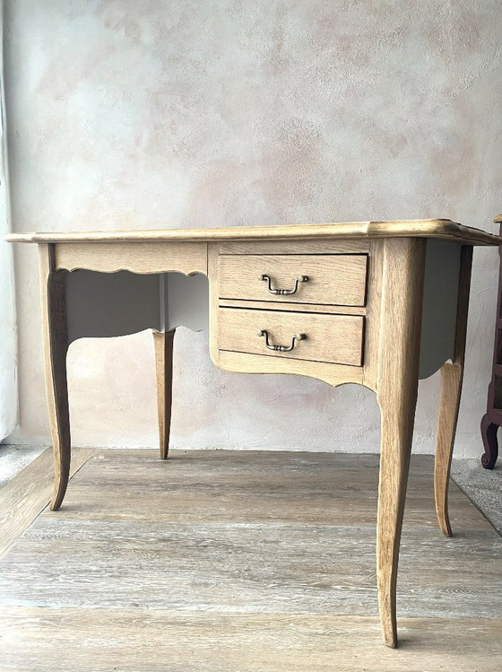 Image 1 of Bureau vintage en chêne 2 tiroirs rénové - Bois miel et beige doux