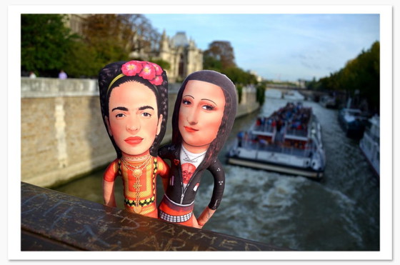 Image 1 of Cadeau met Mona Lisa-steenmotief | Decoratie met rotskunst | Kunstpop als verzamelobject | Stoer cadeau voor kunstliefhebbers