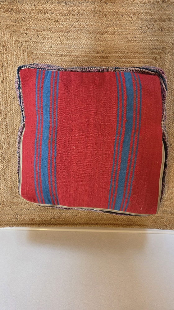 Vintage Berber Pouf – Footstools & poufs, Wool (photo 7 of 7)