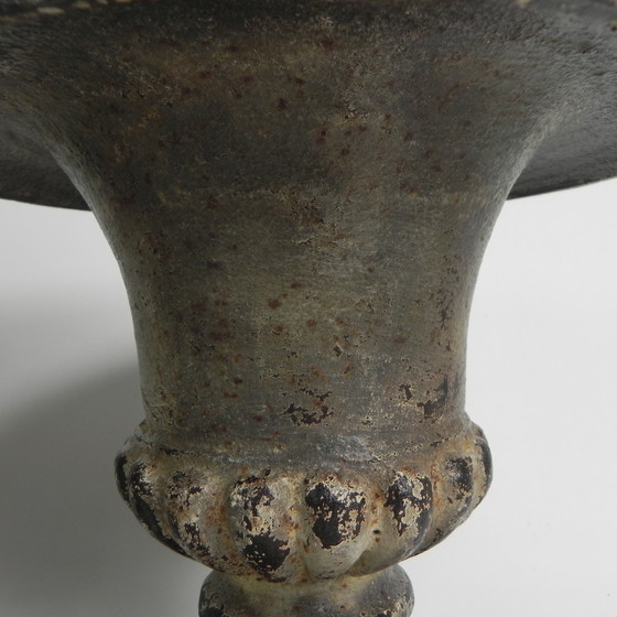 Image 1 of Lote de 2 jarrones de jardín Medicis de hierro fundido