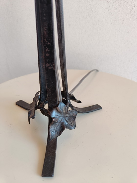 Image 1 of French Art Deco table lamp with signed Degué glass shade and wrought iron base, estimated 1930s/40s