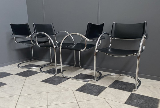 Image 1 of Ensemble de 4 chaises italiennes chromées et en cuir