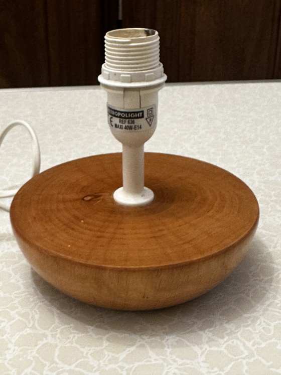 Small Turned Solid Wood Table Lamp – 80s – Vintage (photo 2 of 10)