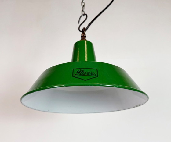 Image 1 of Industriële groene emaille hanglamp van Revo, jaren 1950.