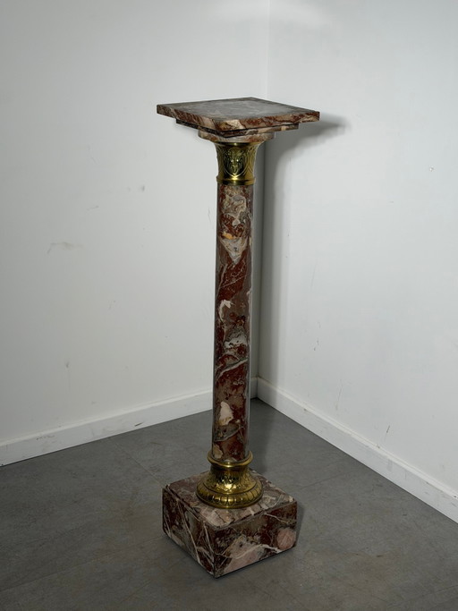 Pie de semental de mármol antiguo – zuil