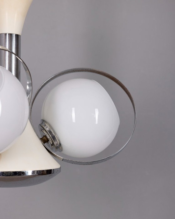 Vintage Italiaanse kroonluchter in Space Age-stijl met glazen lampen, jaren 70 – Glass (photo 6 of 8)