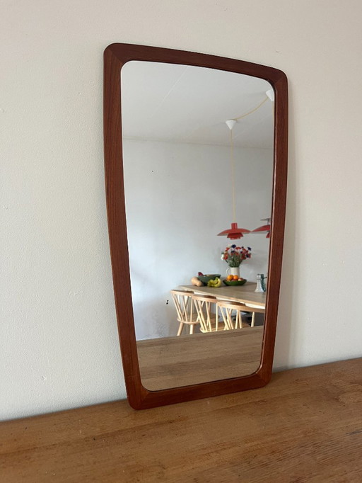 Vintage Deense teakhouten spiegel met mooie organische randen - spiegel uit het midden van de vorige eeuw