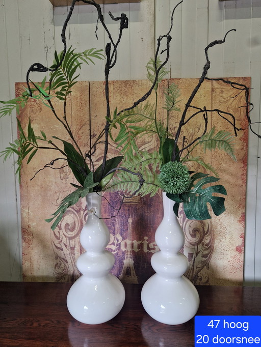 Wunderschönes Set großer Retro-Vasen inklusive Blumen