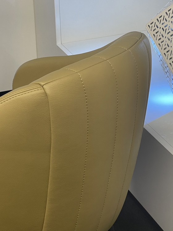 Image 1 of 2 Leolux Baani Stühle mit Armlehnen