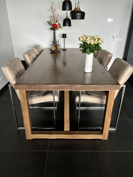 Oak table with 6 chairs