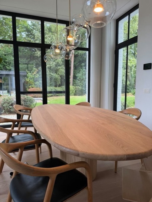 Eettafel (Hugo van Fontein) massief eik geborsteld