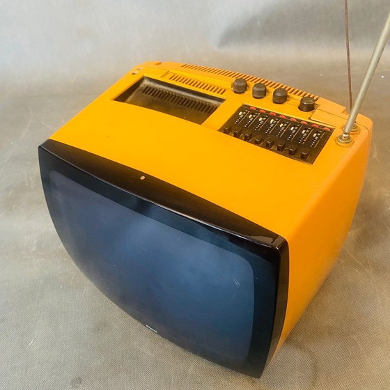 Televisor portátil REX de los años 70, en blanco y negro. – Objetos decorativos, Plastic (photo 5 of 7)
