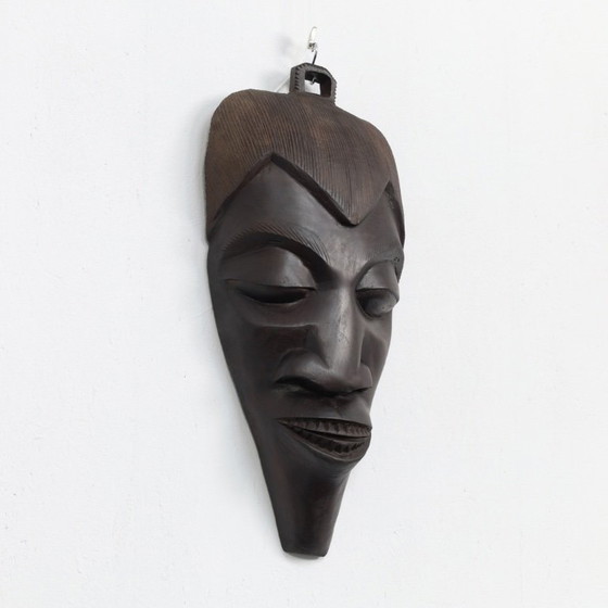 Image 1 of Maschera africana in legno intagliata a mano, anni '80