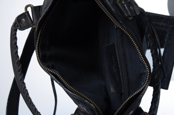 Balenciaga, Motorcycle City Bag mit flachen Nieten – Schultertaschen, Lambskin (photo 7 of 10)