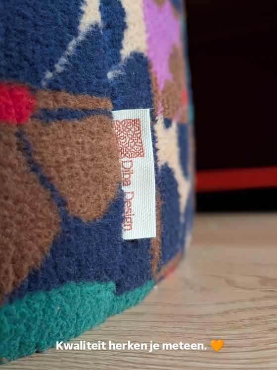 Image 1 of Pouf unico fatto a mano