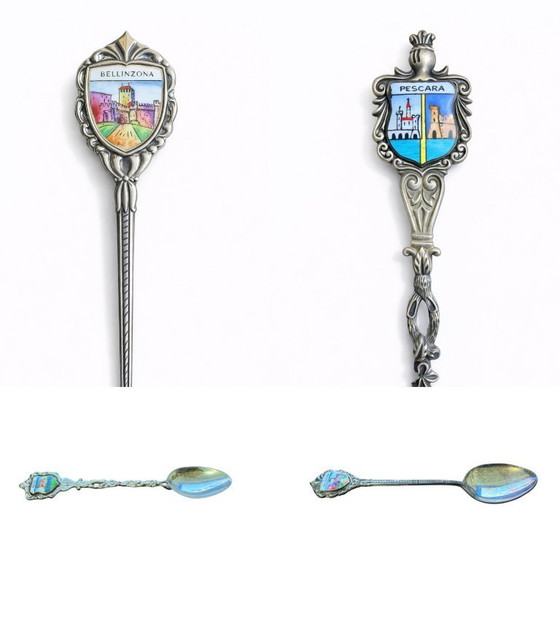 Image 1 of Juego de 12 cucharillas de plata .800 con crestas esmaltadas