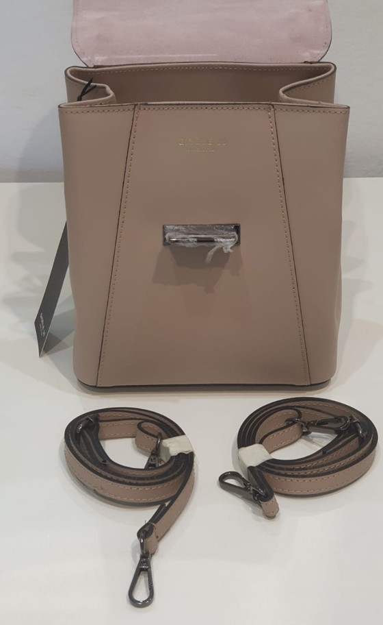 Image 1 of Gisèle 39 Ledertasche, die sich in einen „Venus“-Rucksack verwandeln lässt. Neu