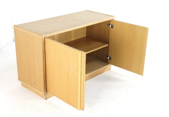 Image 1 of Eiken compact sideboard kast dressoir 'Finne' vintage