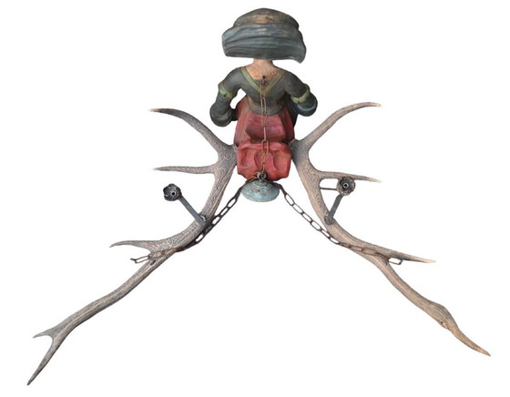 Image 1 of Candelabros de madera que representan a una dama noble medieval