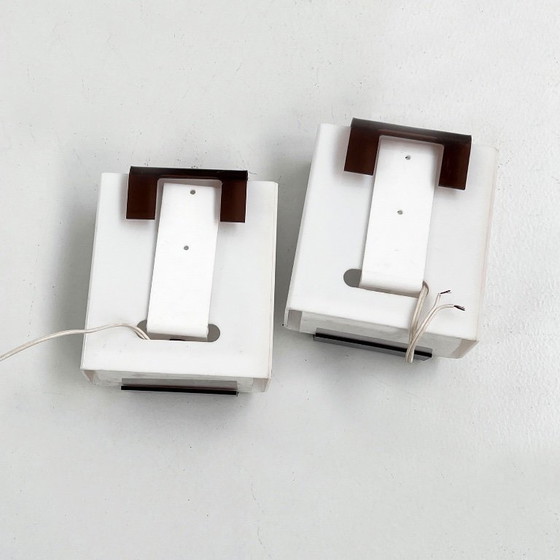 Image 1 of Ein Paar Space Age Smoke-Wandlampen aus Plexiglas, 1970er Jahre
