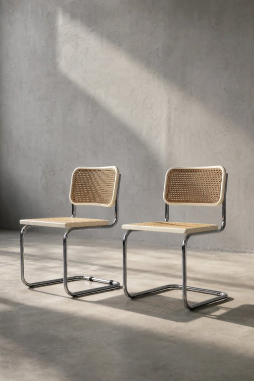 Vintage-Stühle im italienischen Mid-Century-Stil aus weißem Holz und französischem Korbgeflecht, 2er-Set