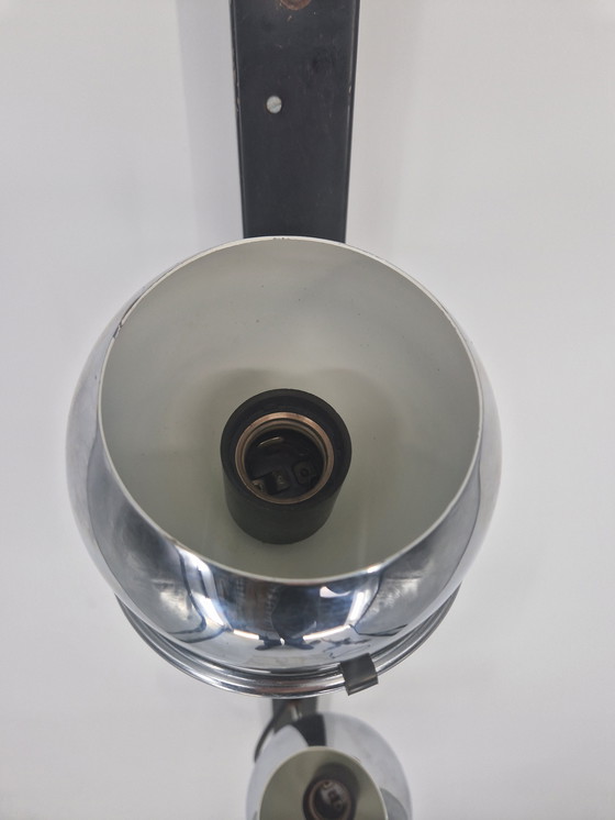 Image 1 of Wandlamp in de vorm van een oog uit de jaren 70, geïnspireerd op het ruimtetijdperk.