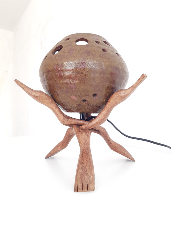 Image 1 of Lampe de table vintage en céramique avec base en teck sculpté