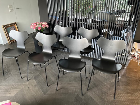 Image 1 of Suite di 6 sedie Fritz Hansen, modello Grand Prix, nero e cromo Frêne