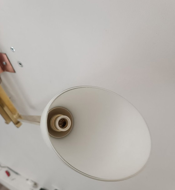 Image 1 of Importante applique murale laiton verre opalin 1960s