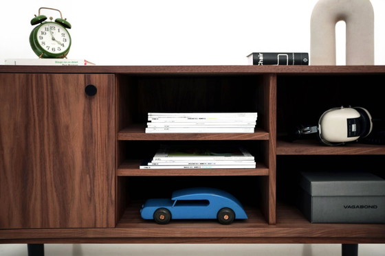 Image 1 of Aparador de nogal para TV O-S14