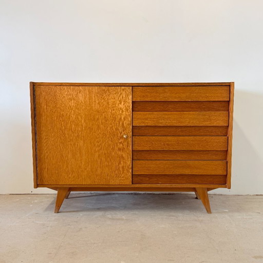 Buffet U458 de Jiří Jiroutek