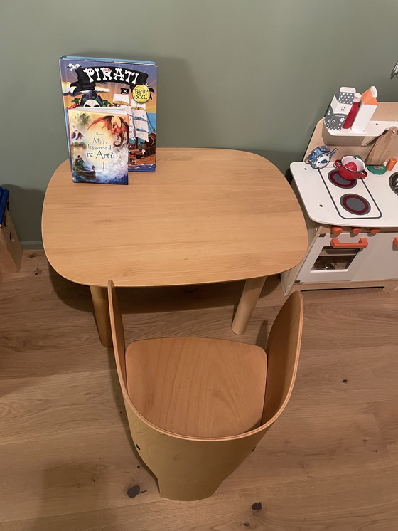 Image 1 of Escritorio infantil con silla de elefante