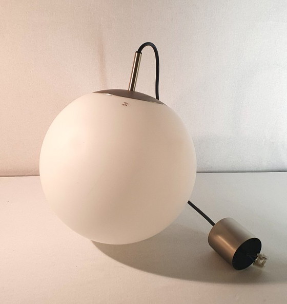 Image 1 of Lámpara colgante opalina de Peill & Putzler