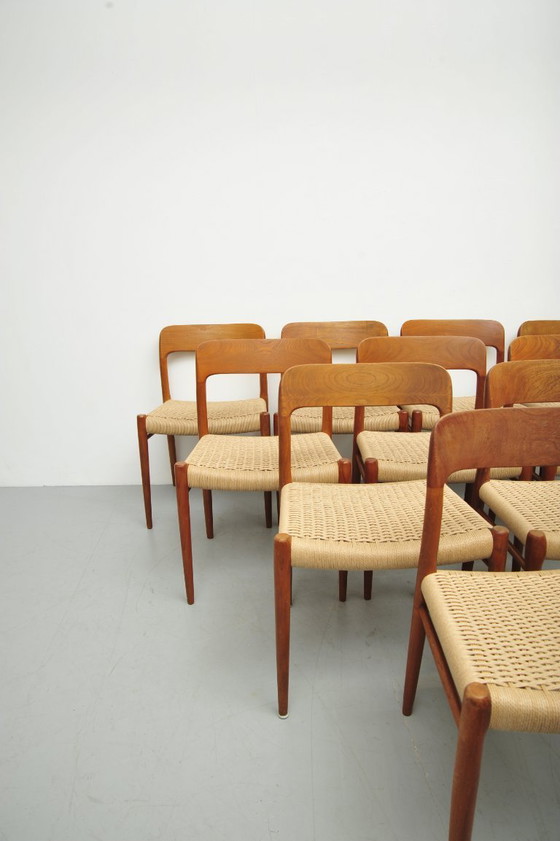 Image 1 of 4x Esszimmerstühle Modell 75 aus Teakholz von Niels Otto Møller für J. L. Møller Möbelfabrik (1950er)