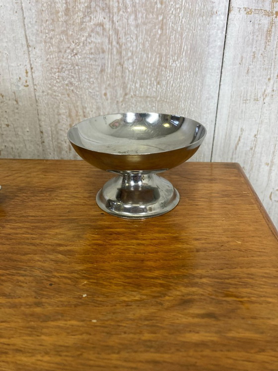 Image 1 of 6 ice cream cups and small spoons