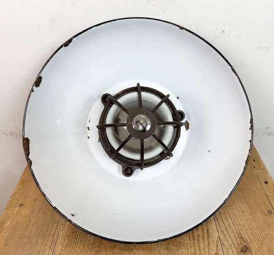 Image 1 of Industriële kooilamp van zwart emaille en gietijzer, jaren 60