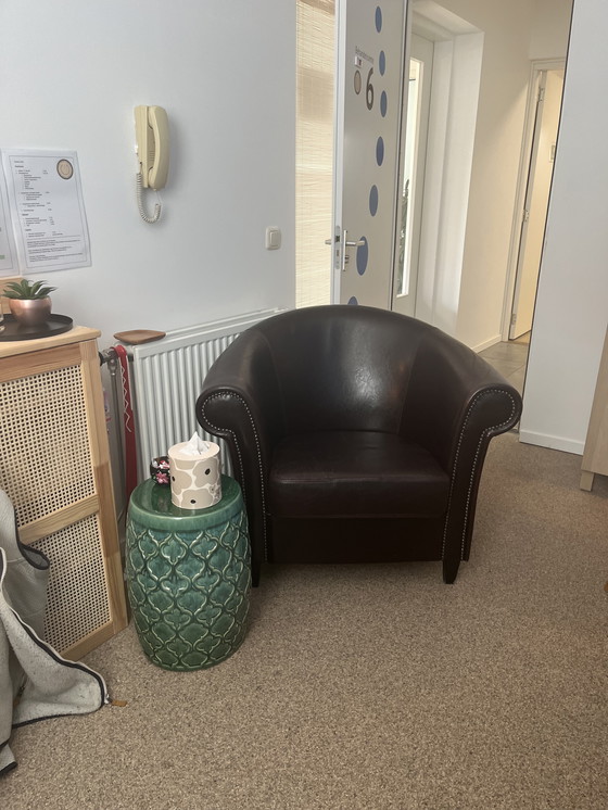 Image 1 of Bruin Leren Club Loungestoel - Chesterfield