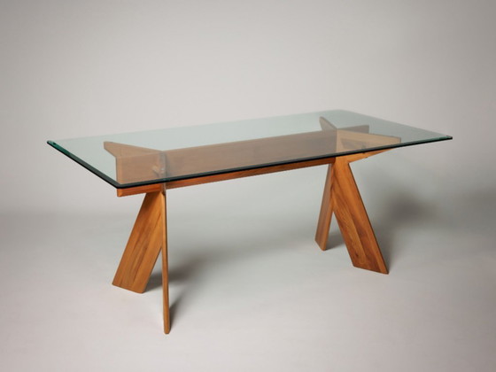 Image 1 of Dinning table in Walnut, Italy 80's