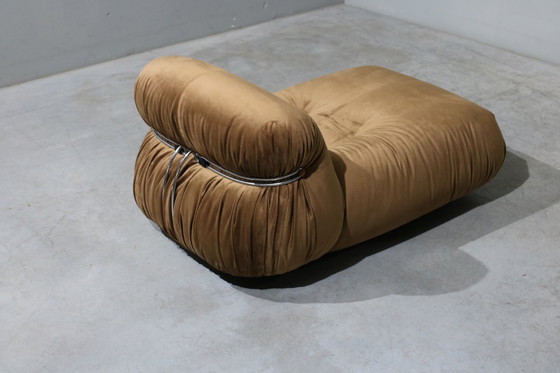 Image 1 of Loungefauteuil en voetenbank van Afra & Tobia Scarpa voor Cassina, jaren 70.