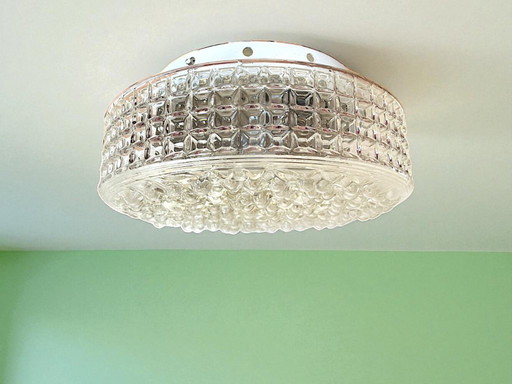 Großes Glas für Decken- oder Wandeinbau