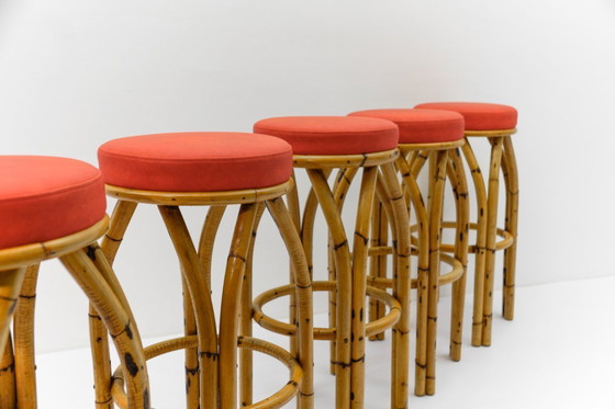 Image 1 of Bamboe bar met 5 bamboe barkrukken, jaren 1950, Italië