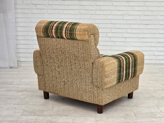 Image 1 of Fauteuil club danois des années 1980, par Nisbo Horsens, en laine d'ameublement.