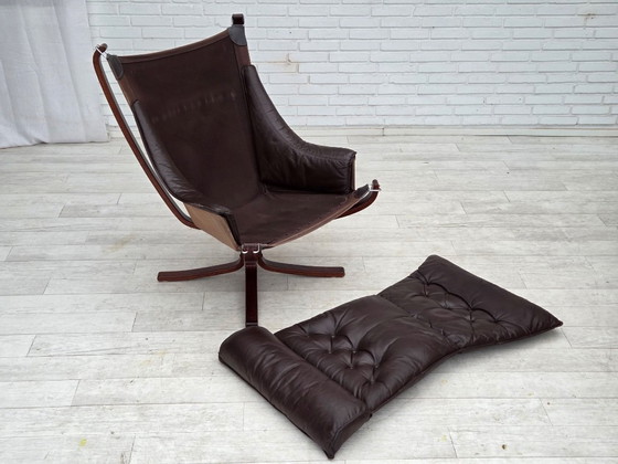 Image 1 of Années 1970, design norvégien de Sigurd Ressel, modèle de fauteuil lounge « Falcon ».