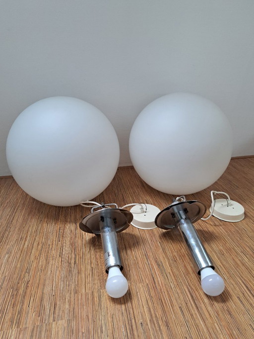 Set mit 2 XL Raak Kugel-Pendelleuchten – Typ B-1156 – Ø50 cm – mattiertes Glas